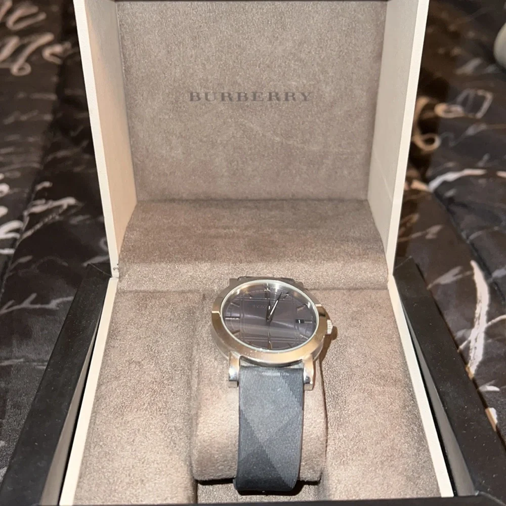 Burberry Black and Grey Watch Mens - Picture 3 of 6